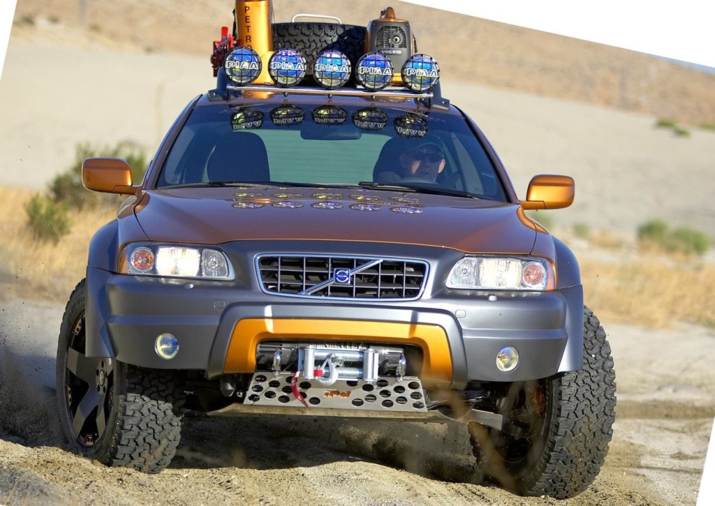 2005-Volvo-XC70-AT-and-2007-XC70-Surf-Rescue-are-California-SurfnTurf-Dreams-9 (1)