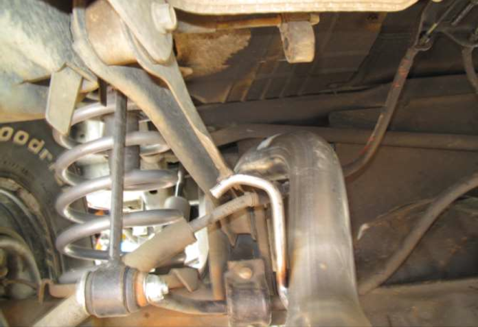 Routing the DynoMax exhaust pipe under the vehicle