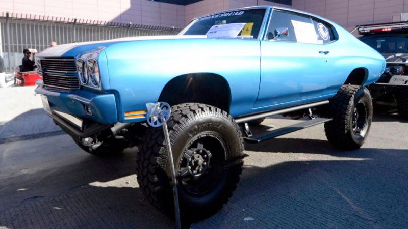 1970-Chevrolet-Chevelle-4x4-monster-front-side-three-quarters