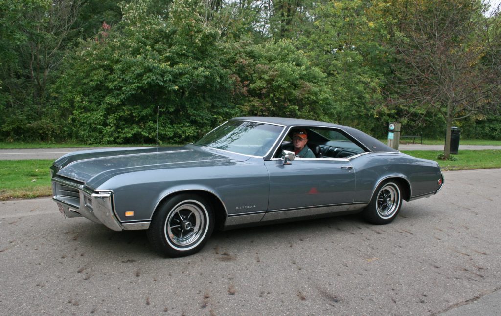 Source: http://carswithmuscles.com/1969-buick-riviera-review-specs/
