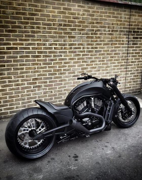 Harley Davidson Black Widow V-Rod Muscle